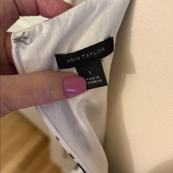 Ann Taylor navy and white floral set - Picture 4 of 6